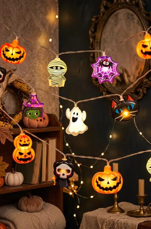 Guirlande lumineuse LED Halloween à motifs citrouilles, fantômes et sorcière en décoration
